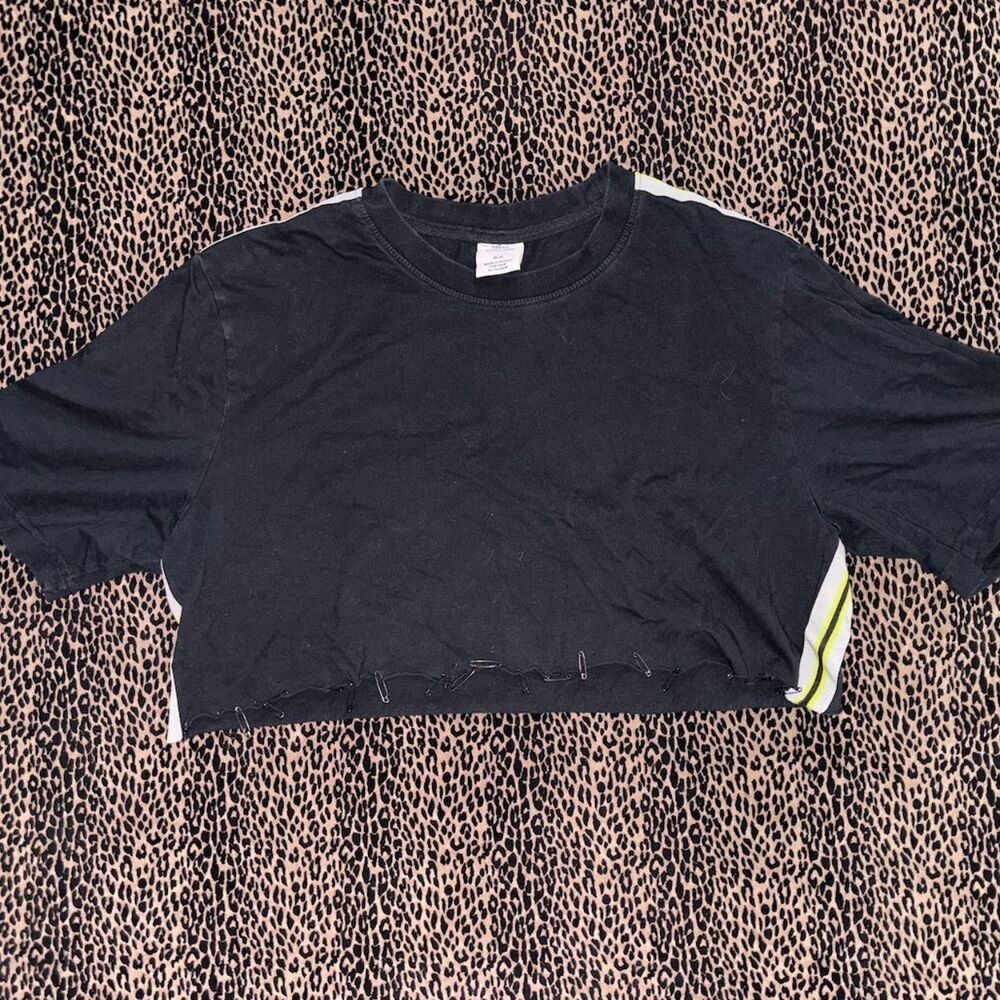 Urban Outfitters Cropped Black Top Size M Y2K Punk Alt Safety Pin